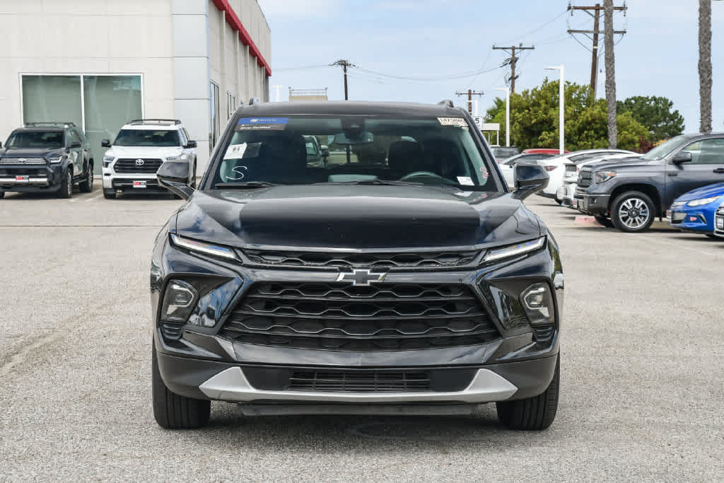 Used 2023 Chevrolet Blazer LT w/ Convenience Package FWD image 2