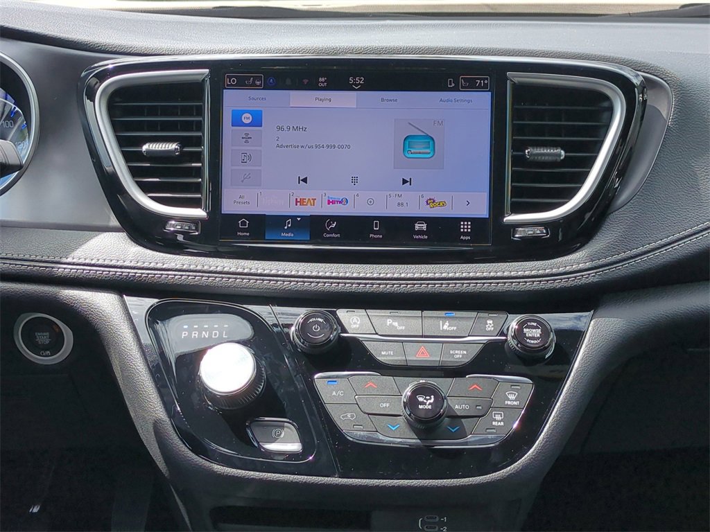 New 2026 Chrysler Pacifica Select w/ S Appearance Package image 19