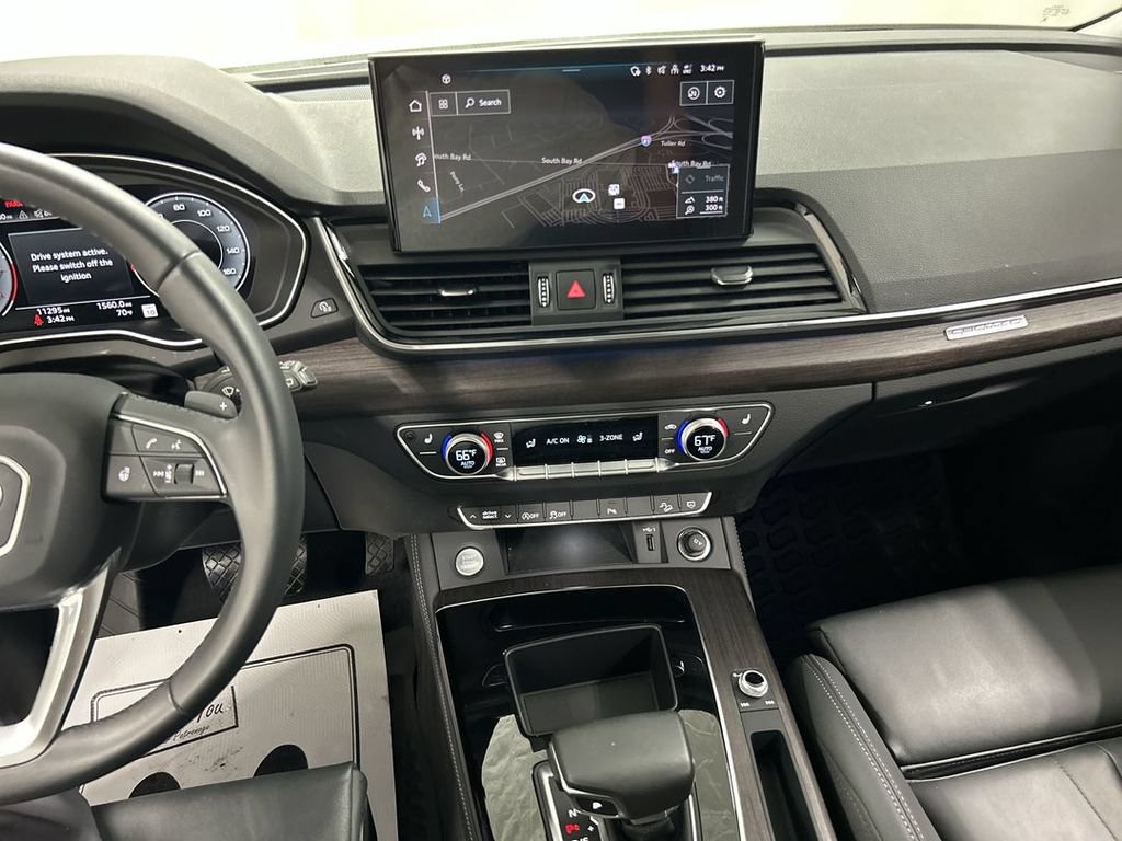 Used 2025 Audi Q5 2.0T Premium Plus w/ Premium Plus Package AWD/4WD image 19