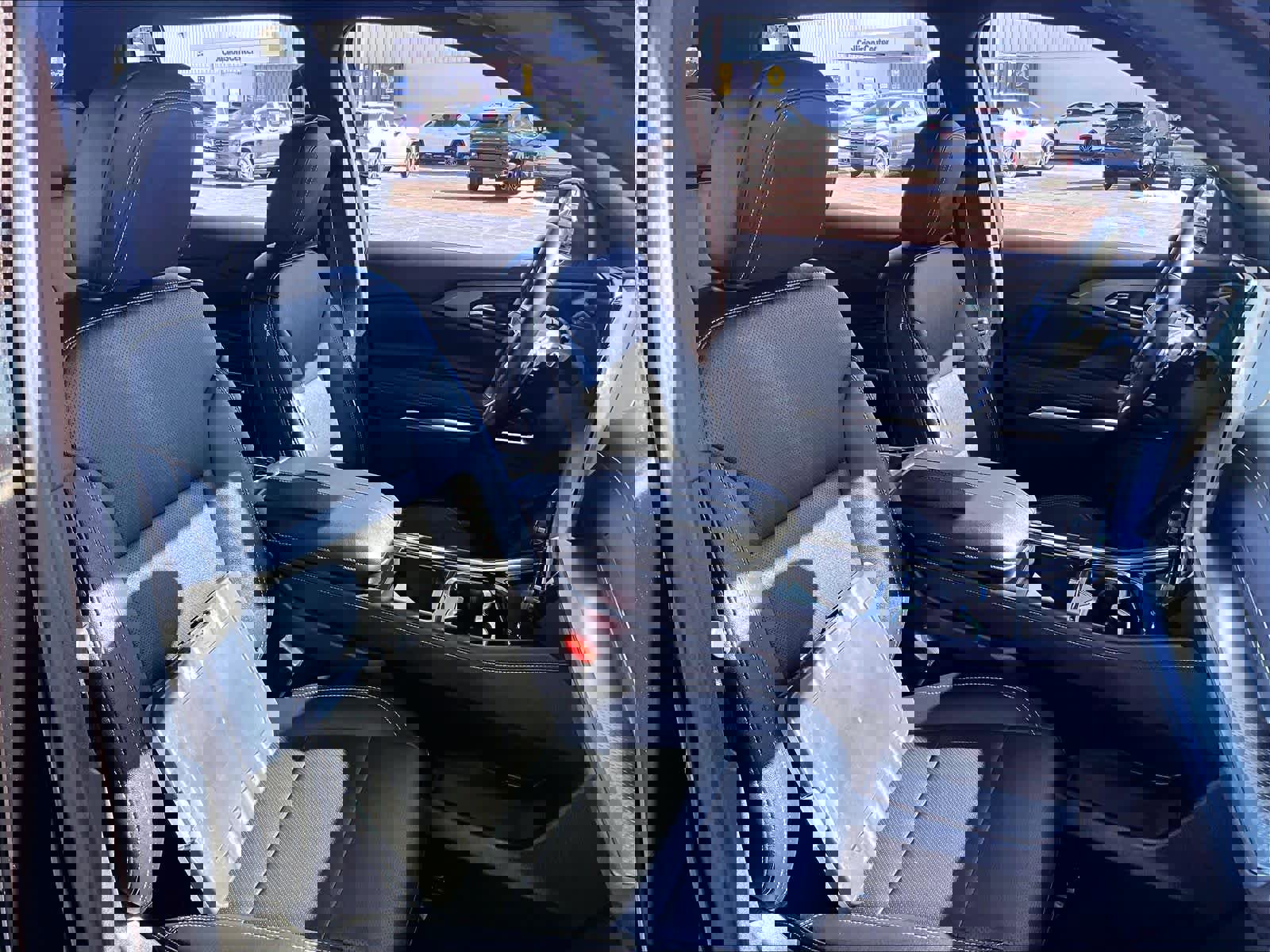 Used 2025 Chevrolet Traverse LT image 11