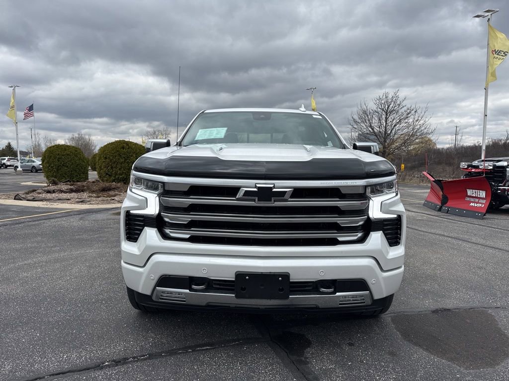 Used 2025 Chevrolet Silverado 1500 High Country image 2