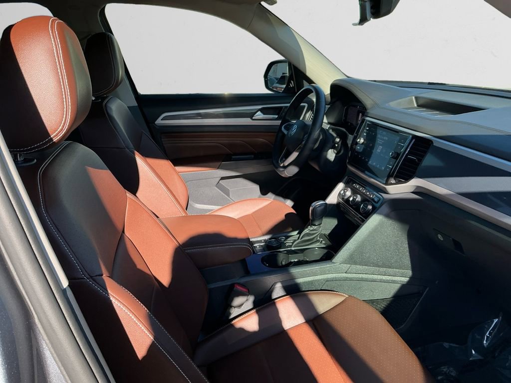 Used 2021 Volkswagen Atlas SEL R-Line image 15