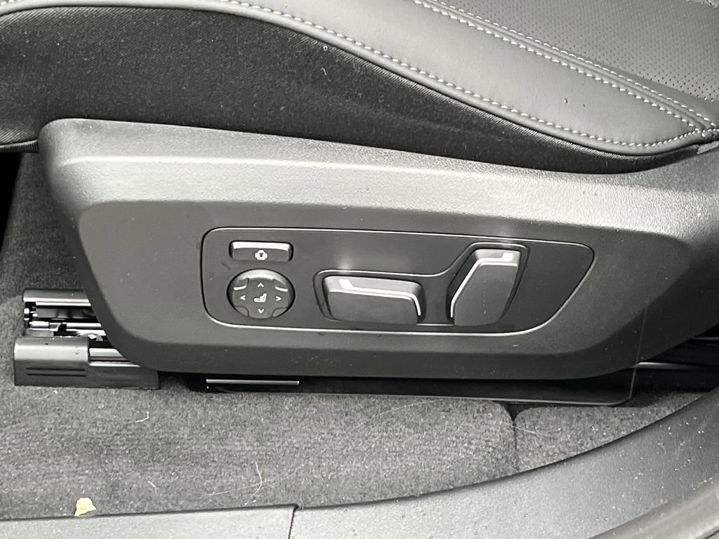 Used 2025 BMW X3 xDrive30i w/ Premium Package image 12