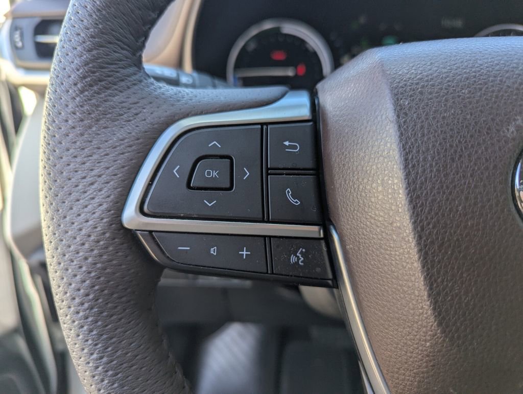 Certified 2024 Toyota Sienna Platinum image 32