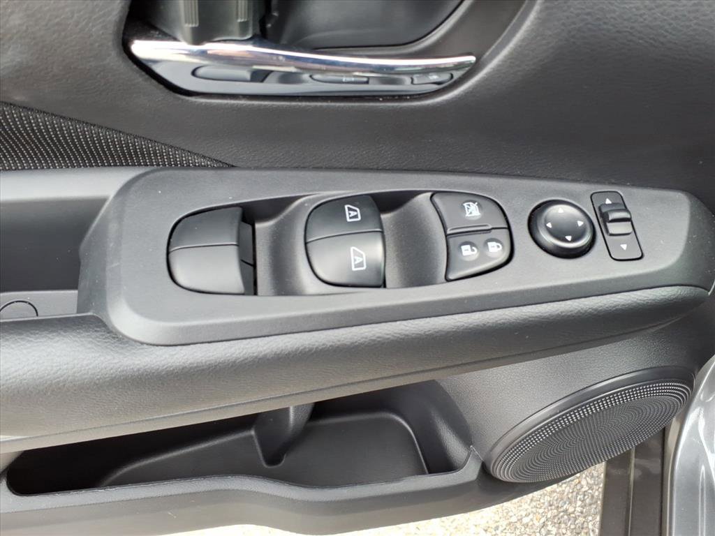 Used 2024 Nissan Kicks SV image 25