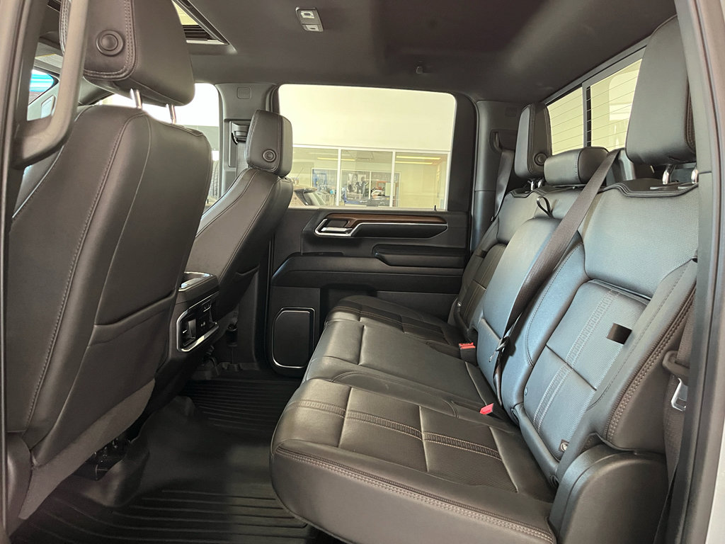 Used 2024 Chevrolet Silverado 2500 High Country w/ High Country Premium Package AWD/4WD image 14