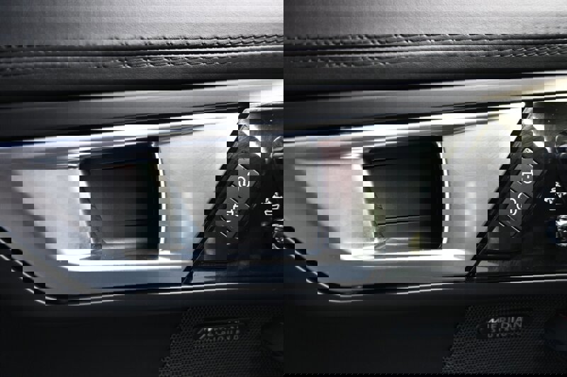 Used 2016 Jaguar F-TYPE S image 19