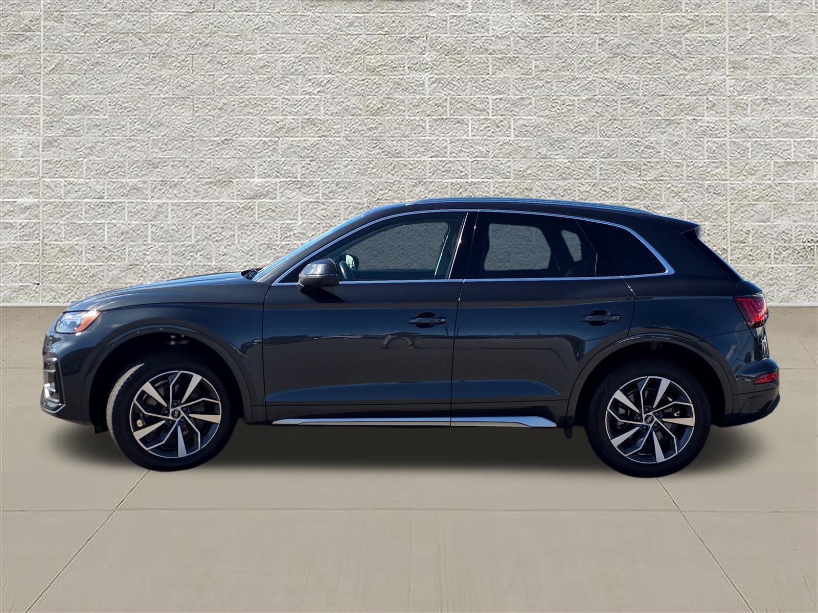 Used 2021 Audi Q5 2.0T Premium Plus w/ Premium Plus Package AWD/4WD image 4