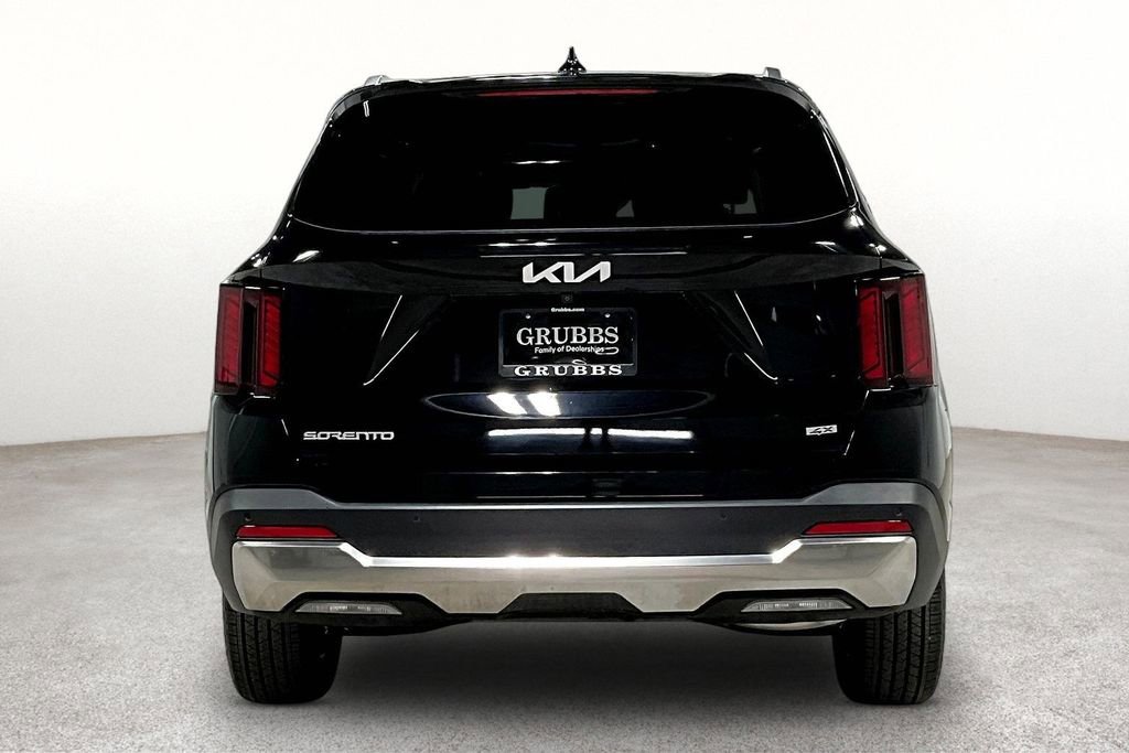 Used 2024 Kia Sorento S w/ Panoramic Sunroof Package image 6