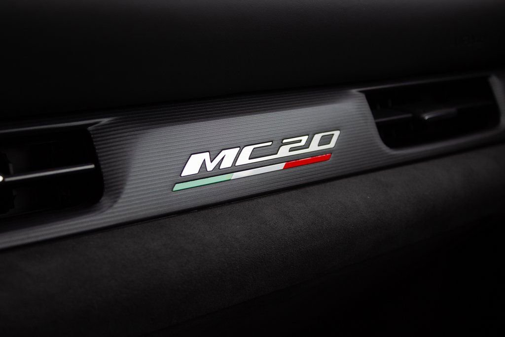 Used 2022 Maserati MC20 Coupe image 22