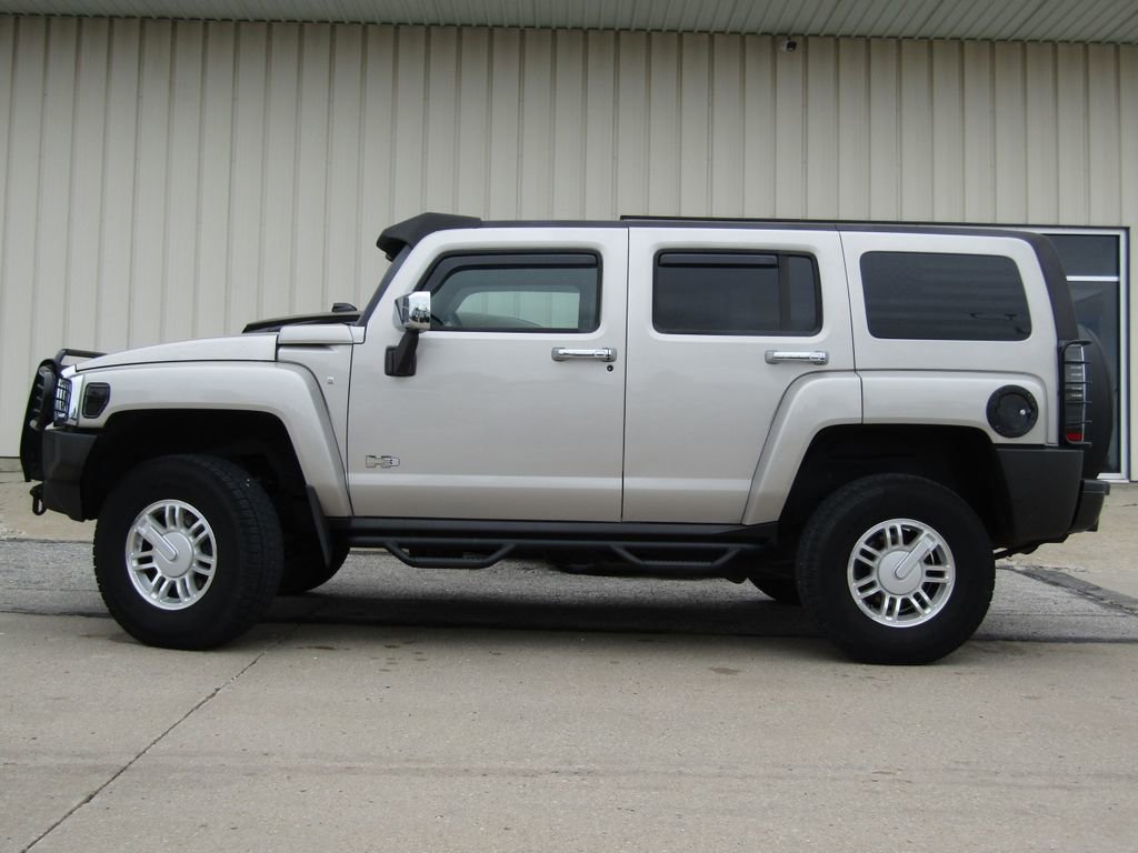 Used 2007 HUMMER H3 w/ Chrome Appearance Package AWD/4WD image 9