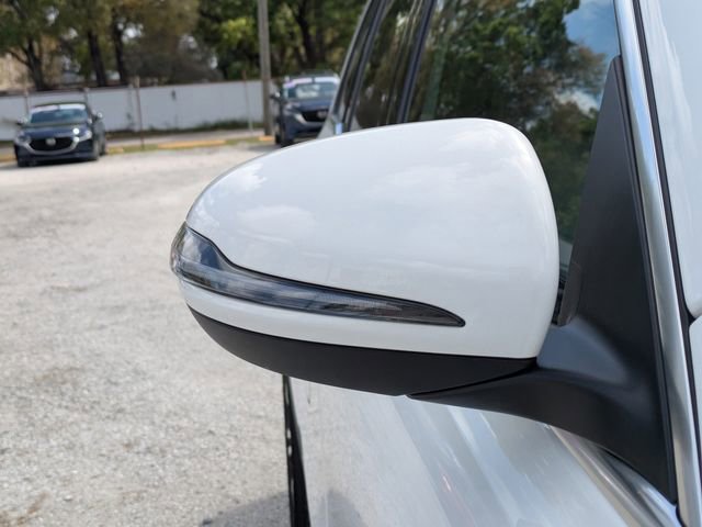 Used 2025 Mercedes-Benz GLB 250 GLB 250 w/ Winter Package image 10