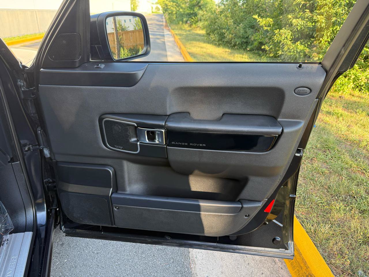 Used 2012 Land Rover Range Rover HSE LUX AWD/4WD image 17