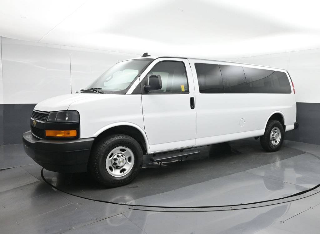 Used 2023 Chevrolet Express 3500 LS RWD image 3