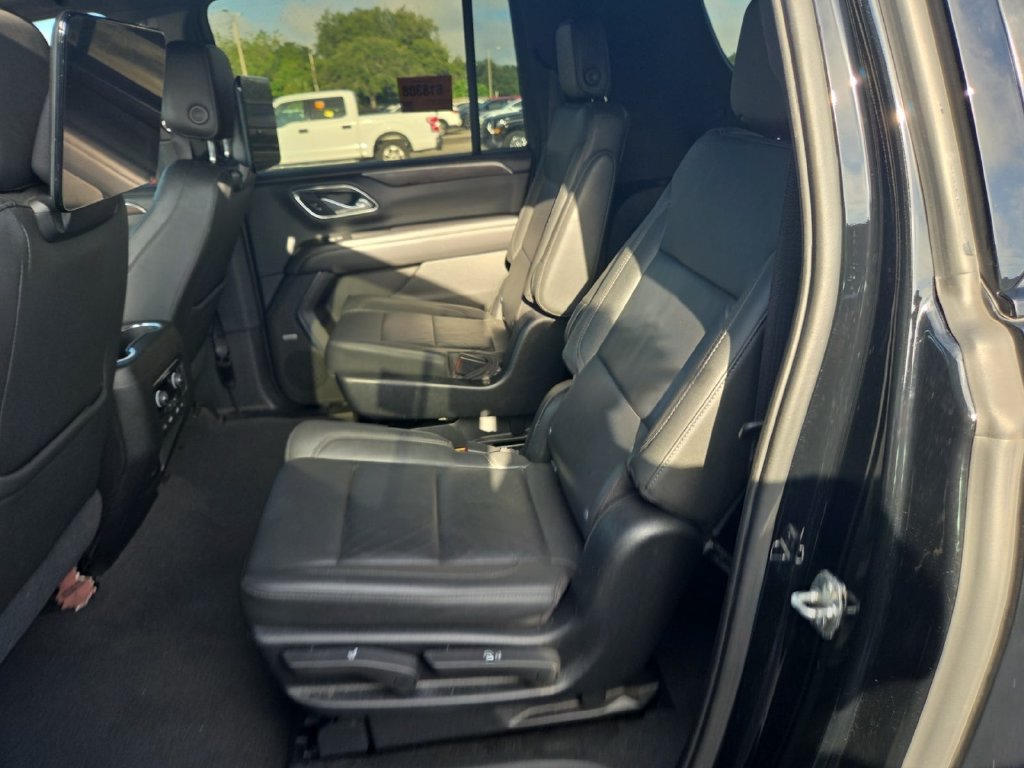 Used 2021 Chevrolet Suburban Z71 w/ Rear Media and Nav Package AWD/4WD image 6