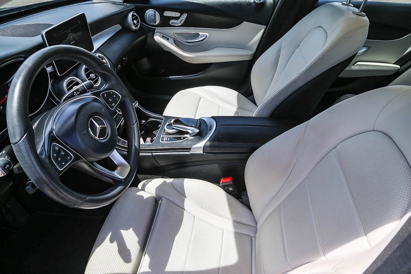 Used 2017 Mercedes-Benz C 300 Sedan image 5
