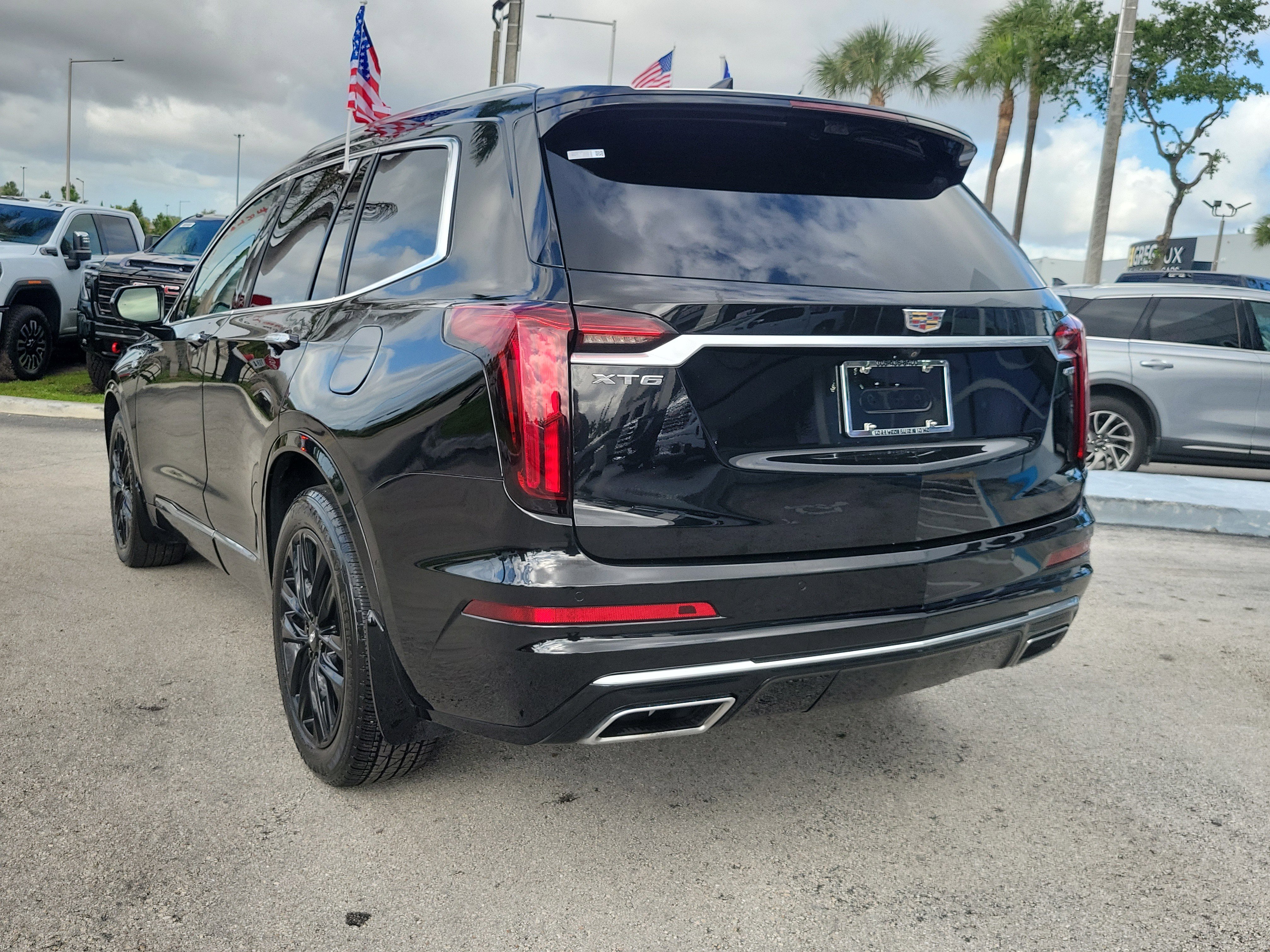 Used 2021 Cadillac XT6 Premium Luxury w/ Platinum Package image 7