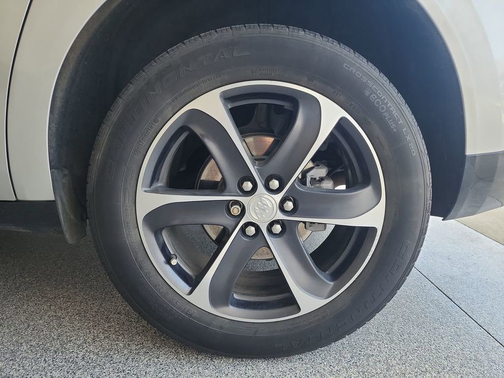 Certified 2022 Buick Enclave Essence w/ Sport Touring Edition image 31