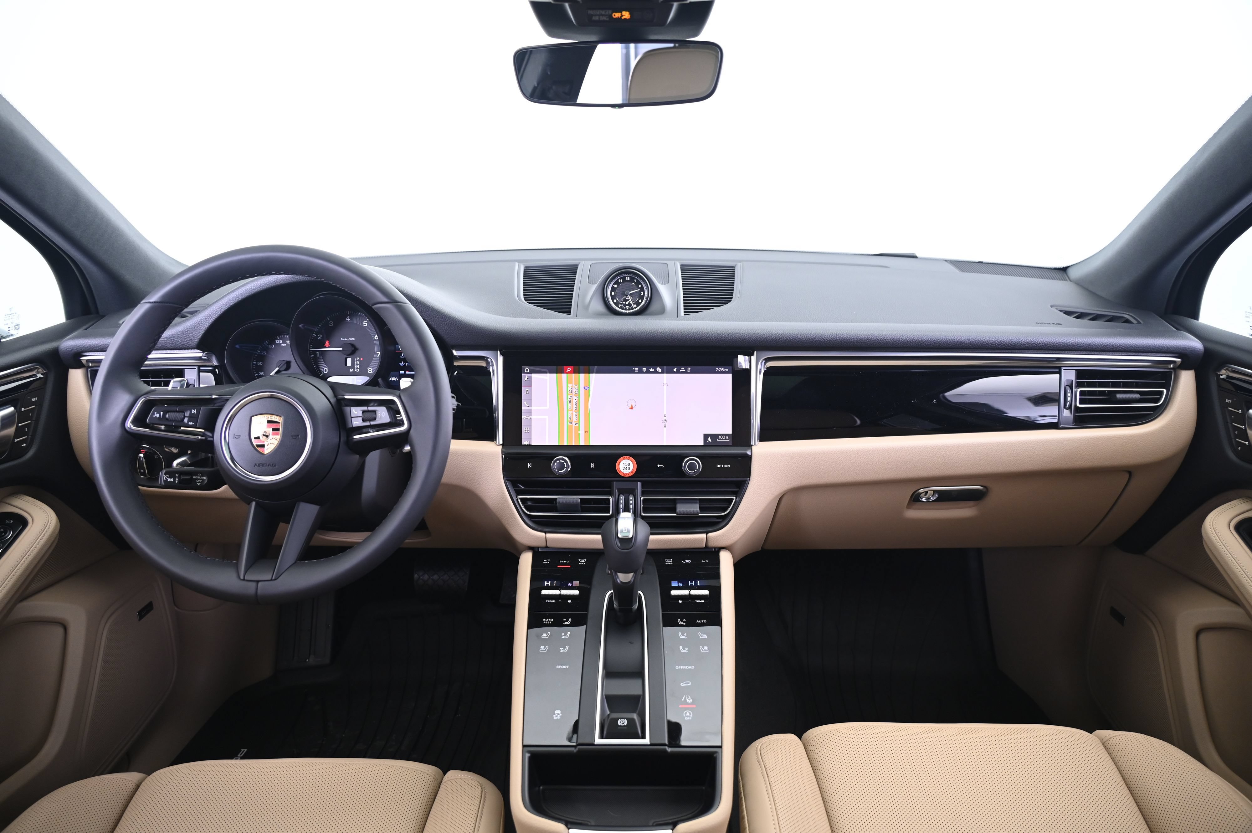 Certified 2026 Porsche Macan AWD/4WD image 31