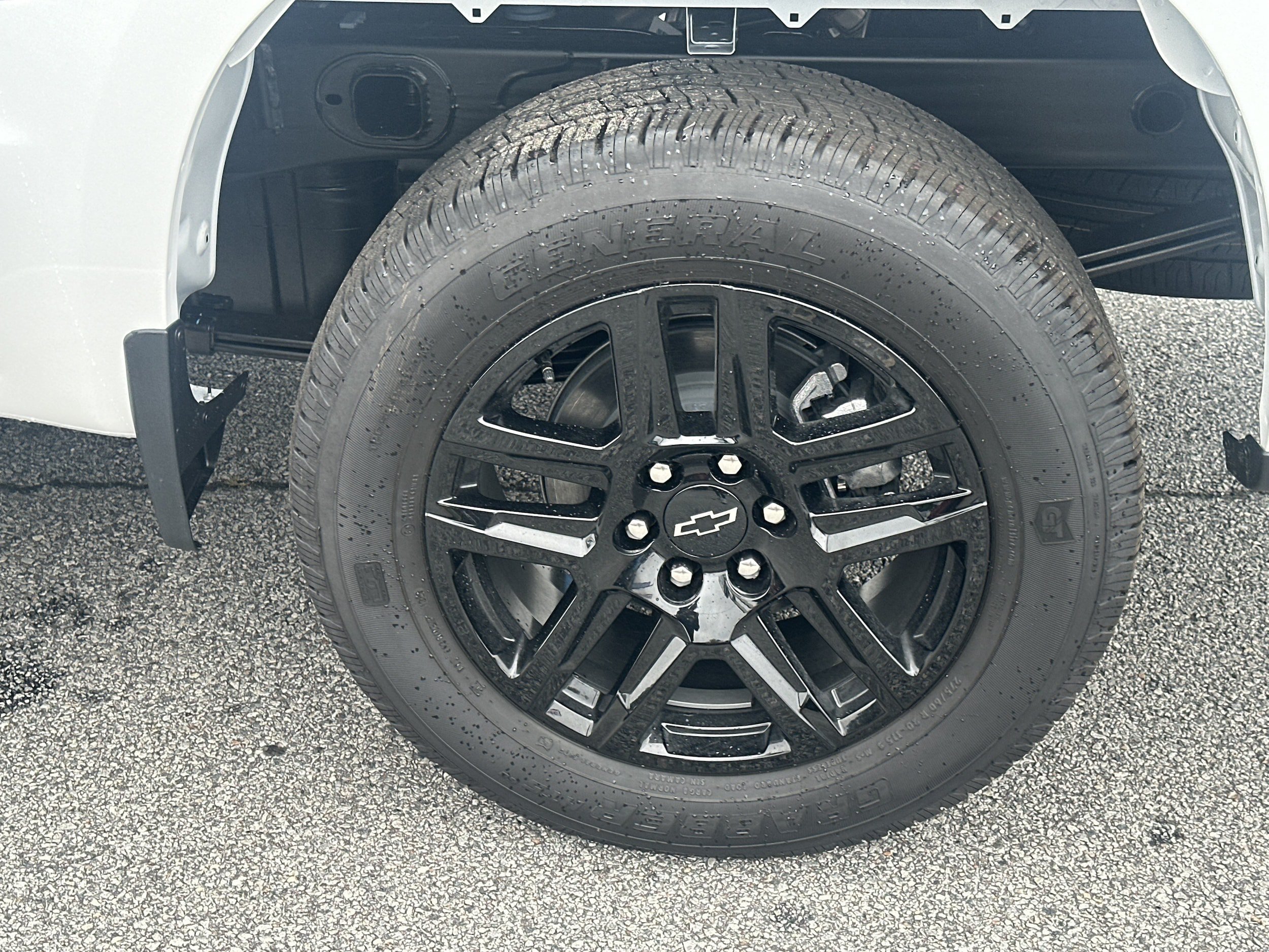 New 2026 Chevrolet Silverado 1500 RST w/ LPO, Dark Essentials Package AWD/4WD image 19