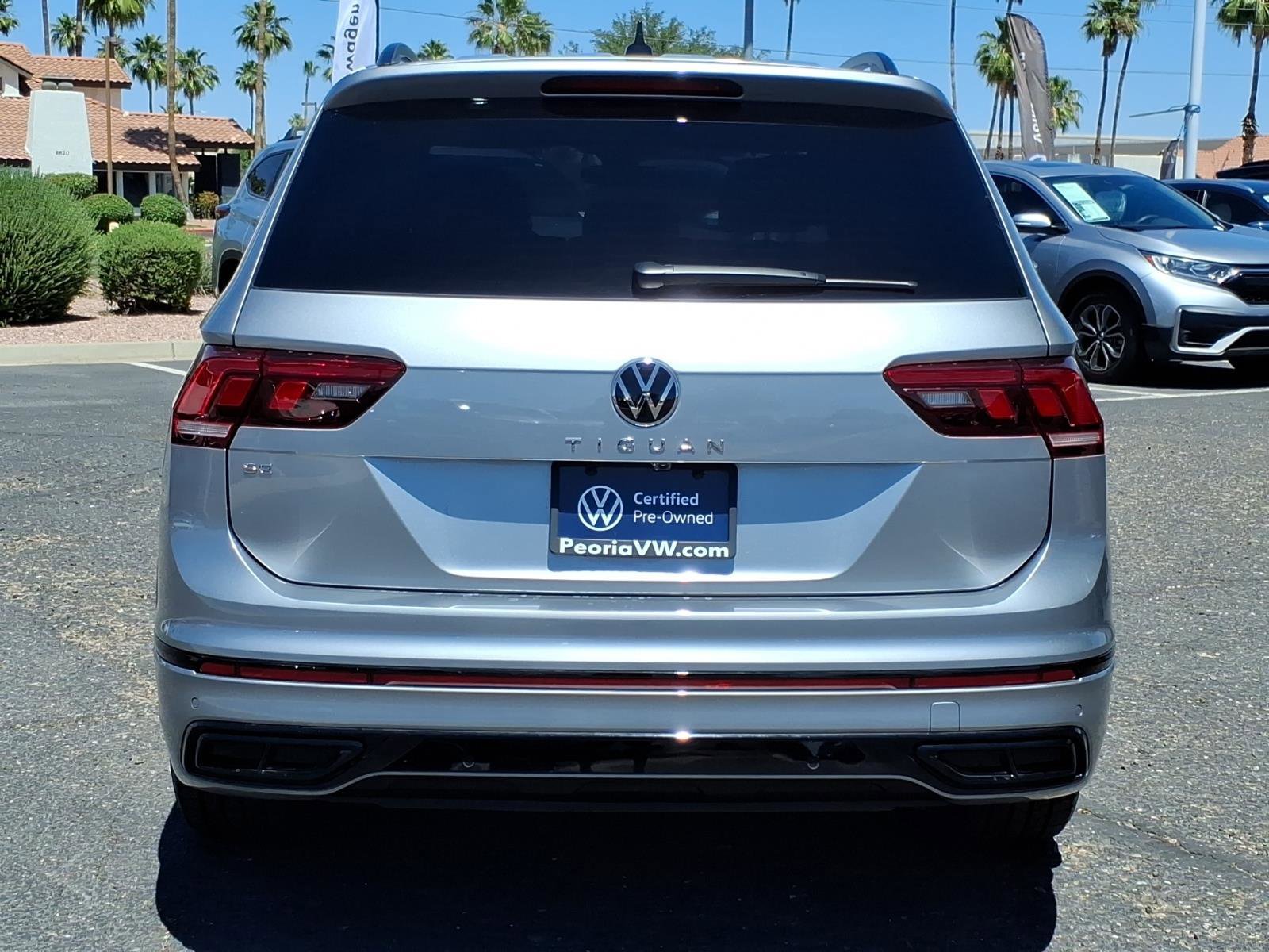 Certified 2024 Volkswagen Tiguan SE R-Line FWD image 6
