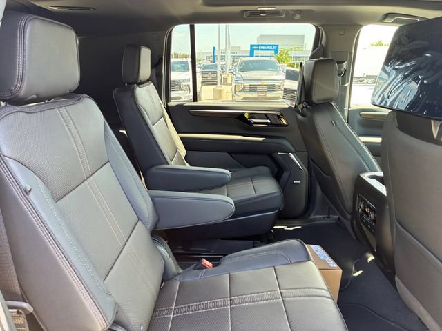 New 2026 Chevrolet Suburban High Country AWD/4WD image 15