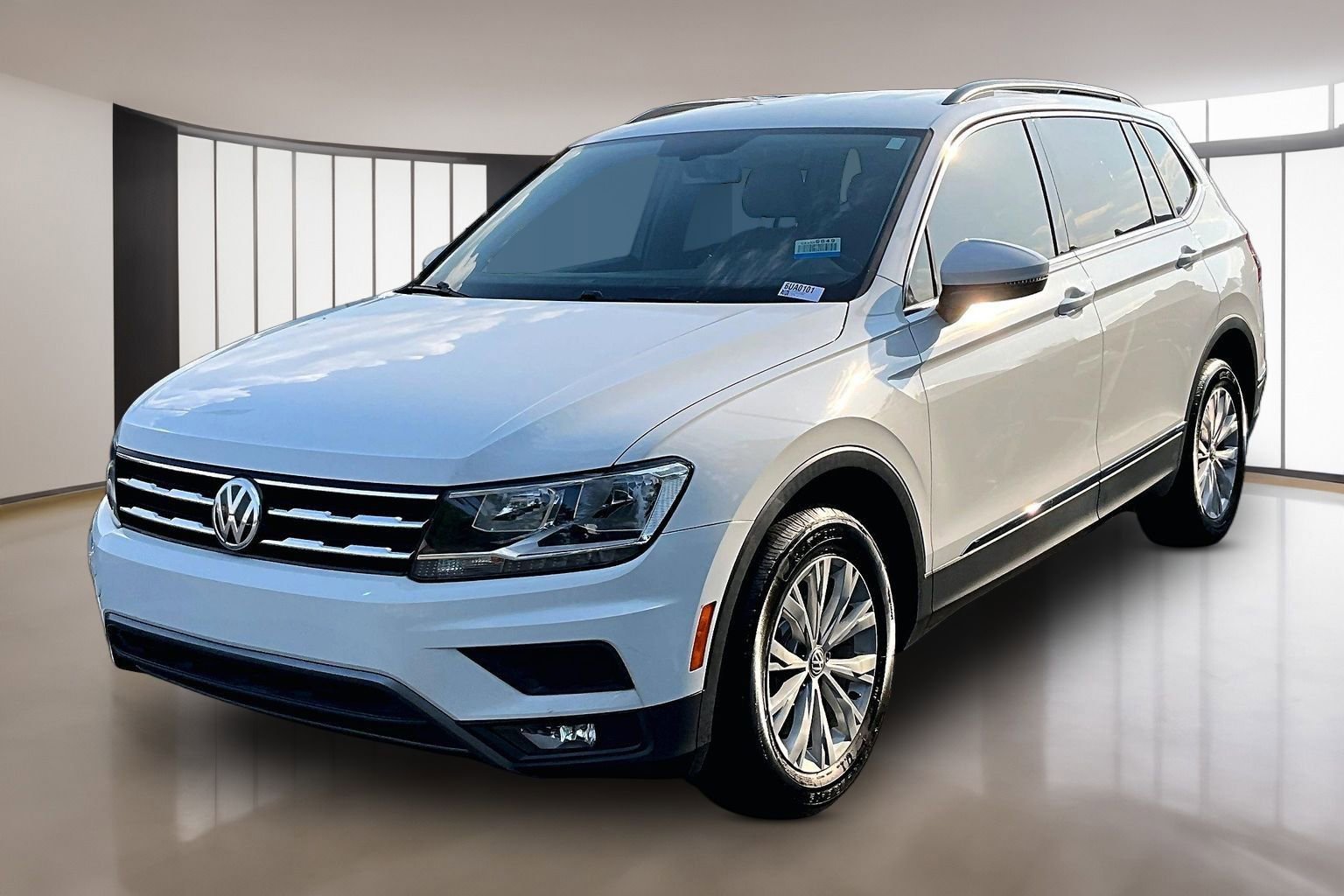 Used 2018 Volkswagen Tiguan SE FWD image 3