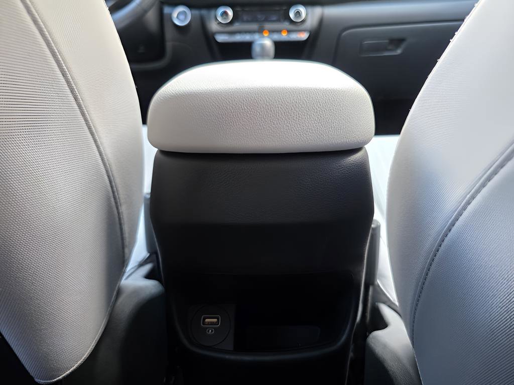 Used 2023 Hyundai Kona SEL w/ Convenience Package image 16