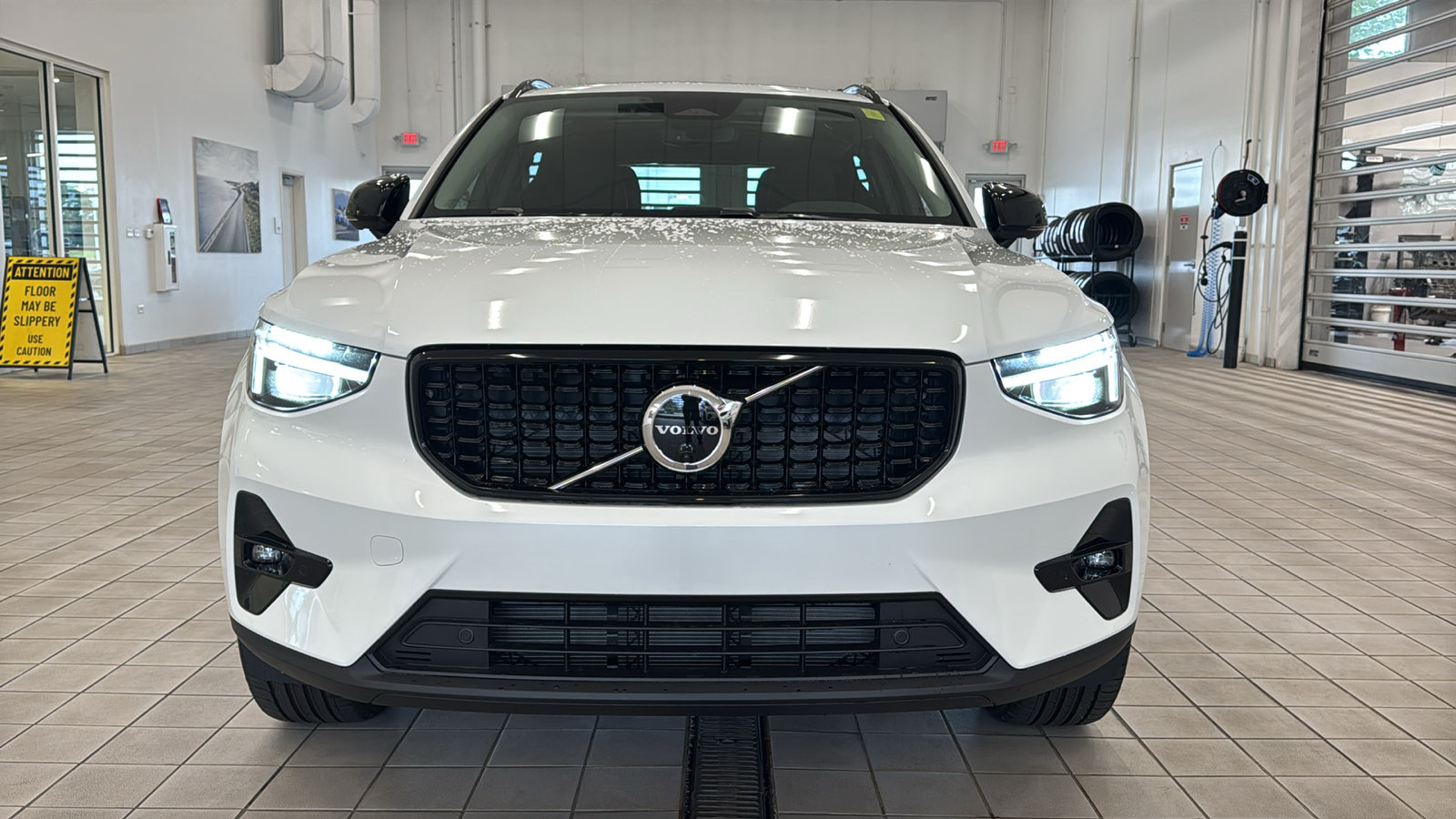 New 2026 Volvo XC40 B5 Plus w/ Protection Package Premier AWD/4WD image 10