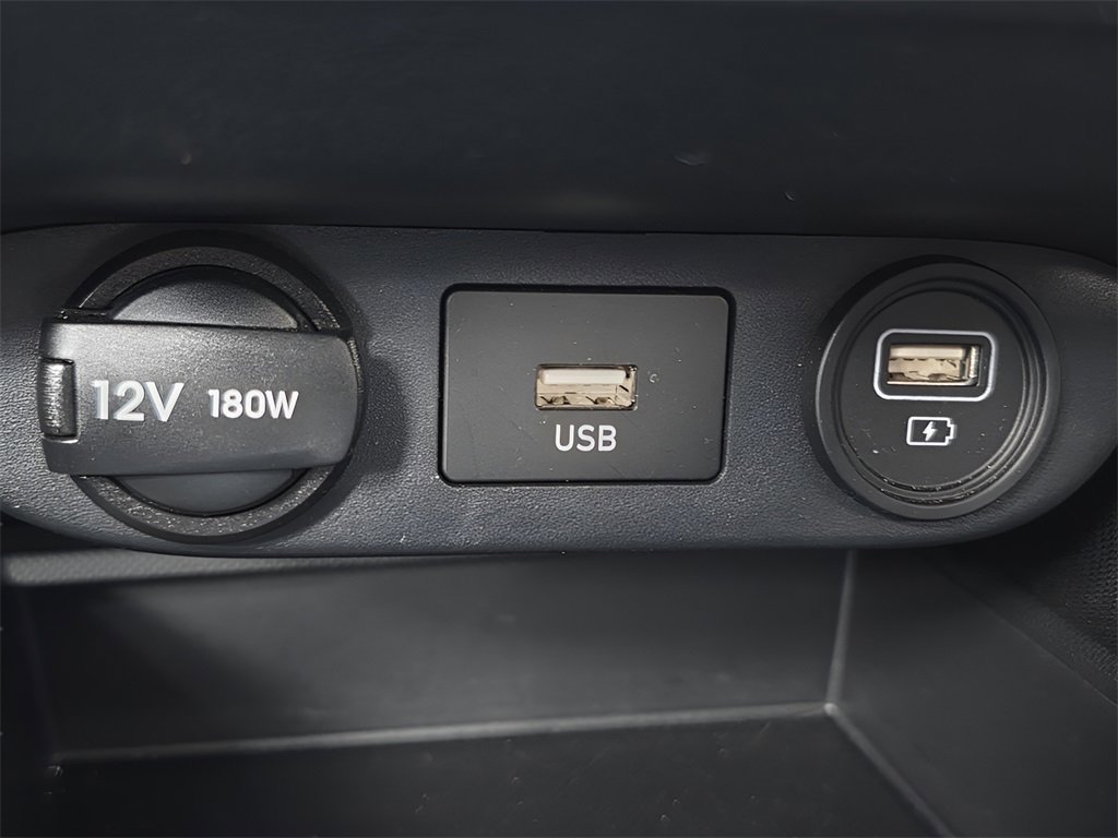 Used 2023 Hyundai Elantra SEL image 34