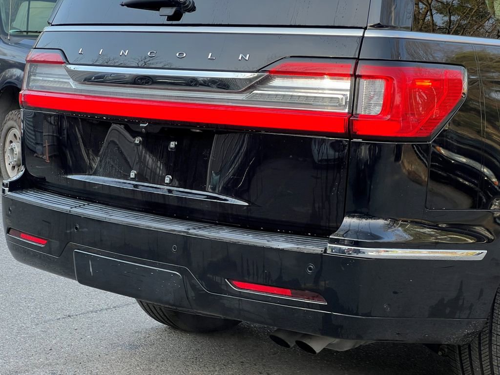 Used 2021 Lincoln Navigator Reserve image 10