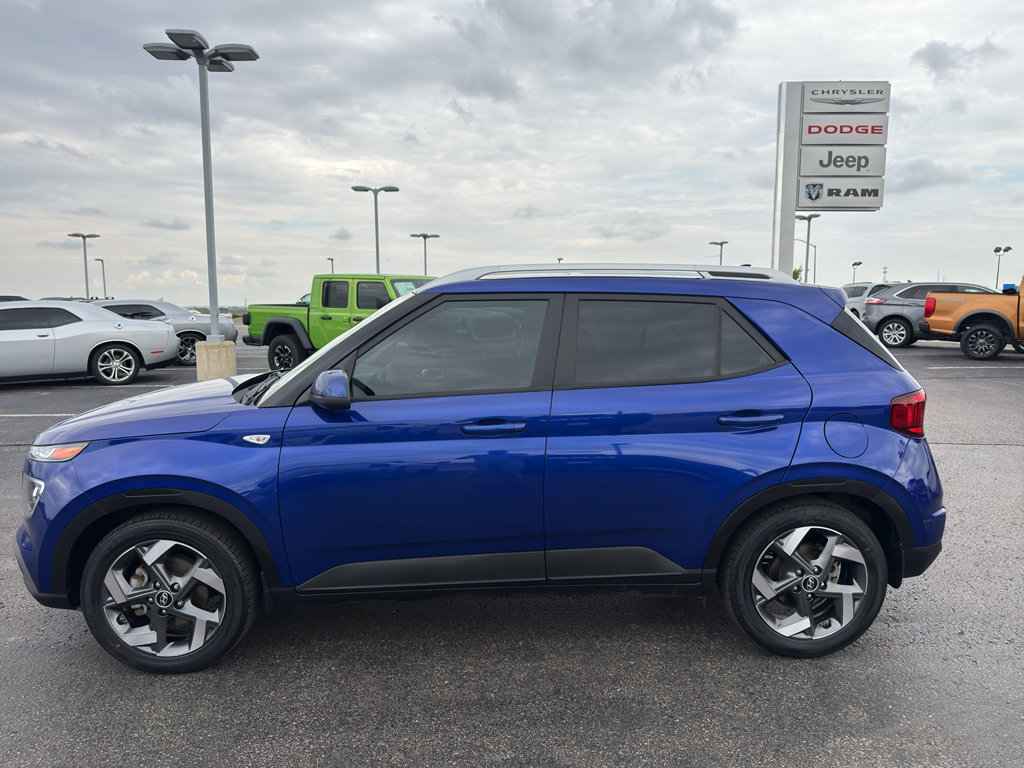 Used 2022 Hyundai Venue SEL FWD image 8