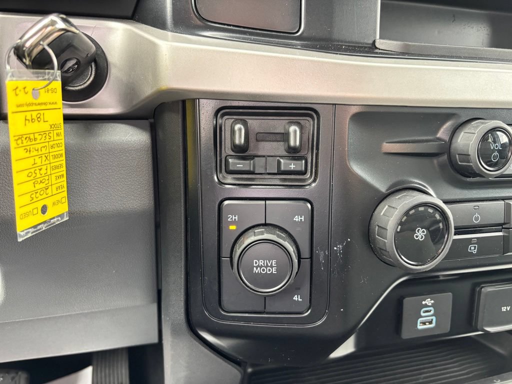 Used 2025 Ford F250 XLT AWD/4WD image 30