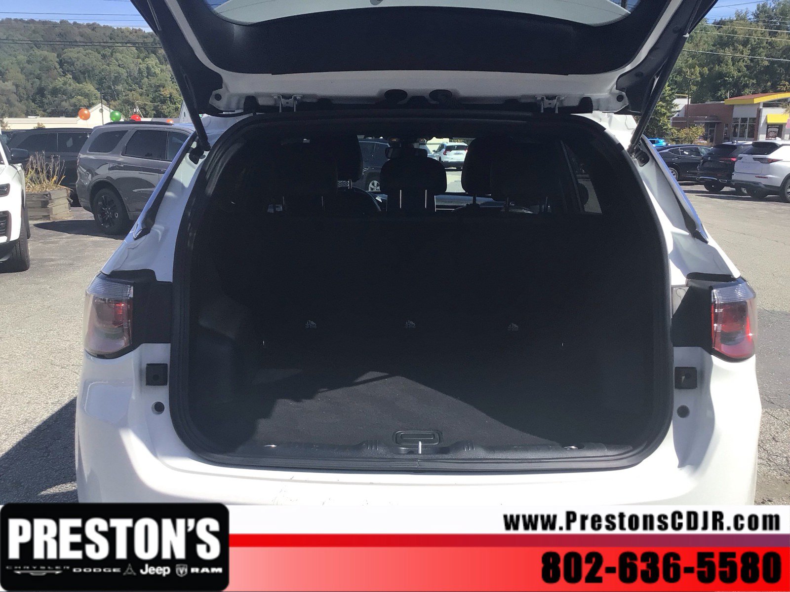 Used 2024 Jeep Compass Latitude AWD/4WD image 5