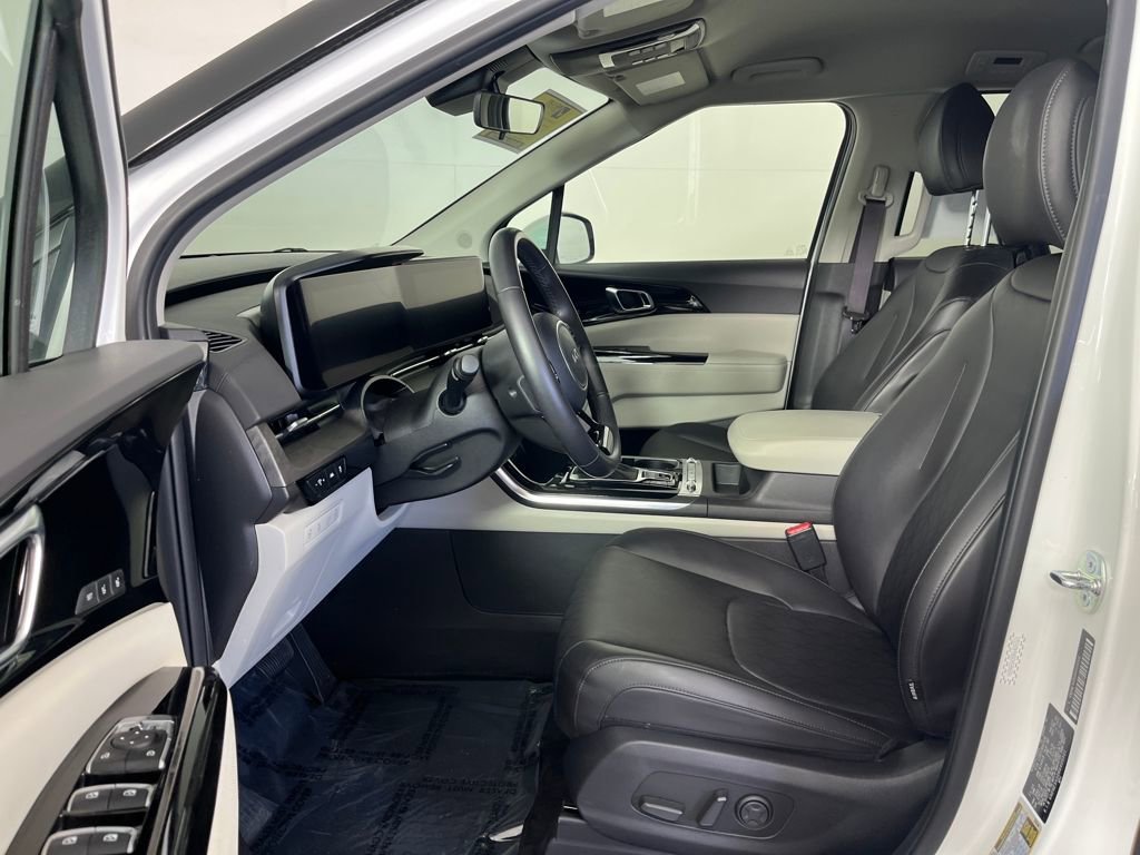 Used 2024 Kia Carnival SX image 10