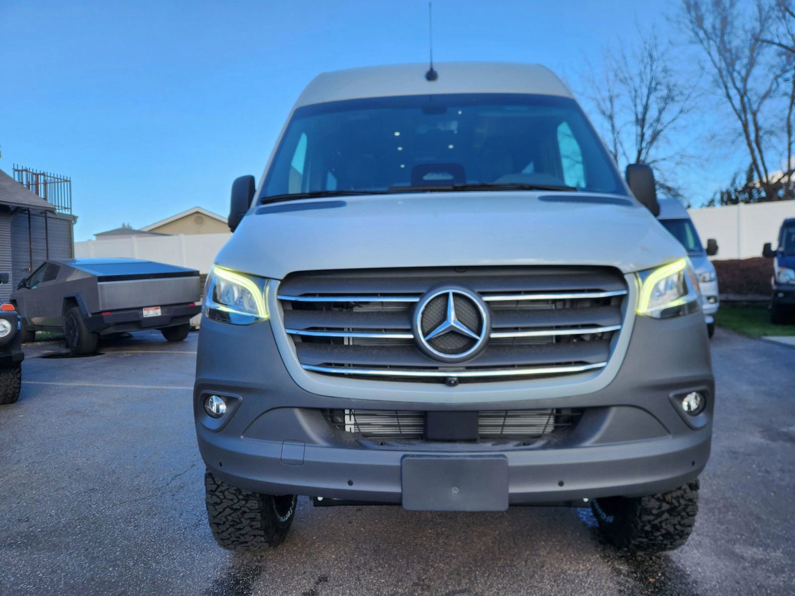 Used 2025 Mercedes-Benz Sprinter 2500 image 4