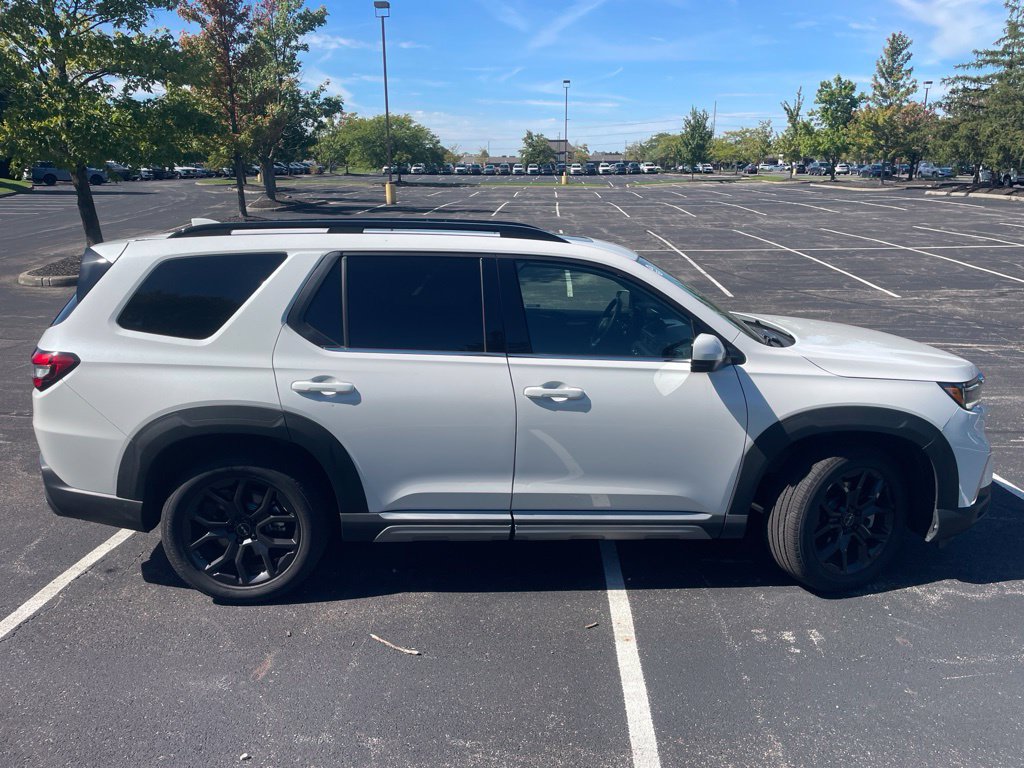 Used 2025 Honda Pilot Touring image 5