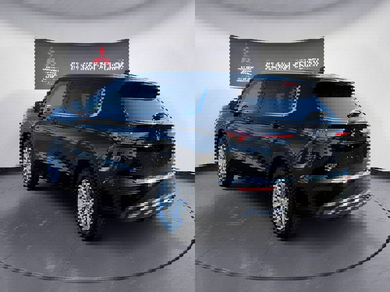 New 2025 Mitsubishi Outlander ES image 3