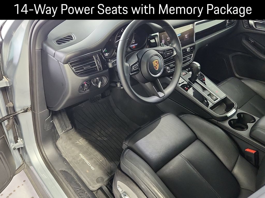 Certified 2026 Porsche Macan AWD/4WD image 4