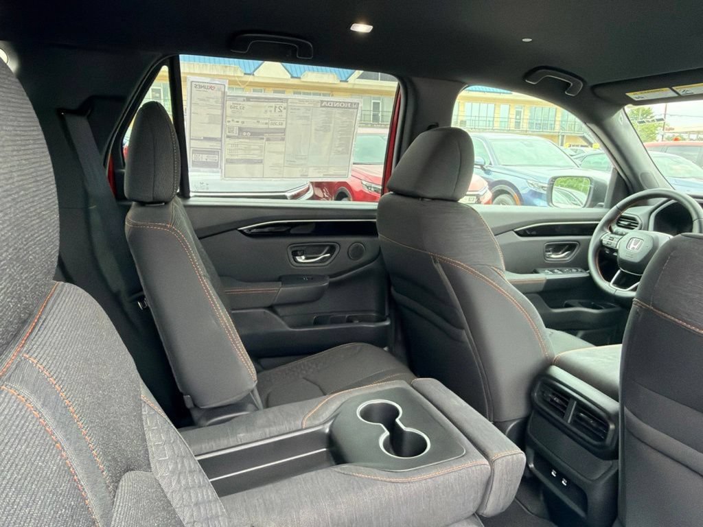 New 2026 Honda Pilot Sport image 13