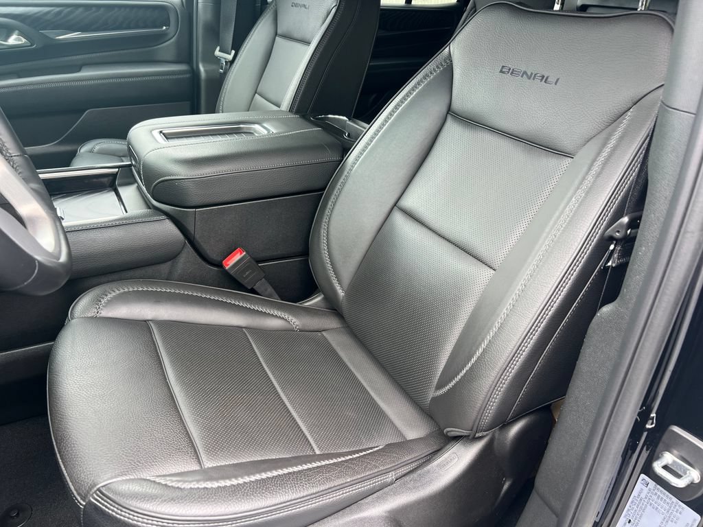 Used 2024 GMC Yukon Denali w/ Advanced Technology Package AWD/4WD image 12
