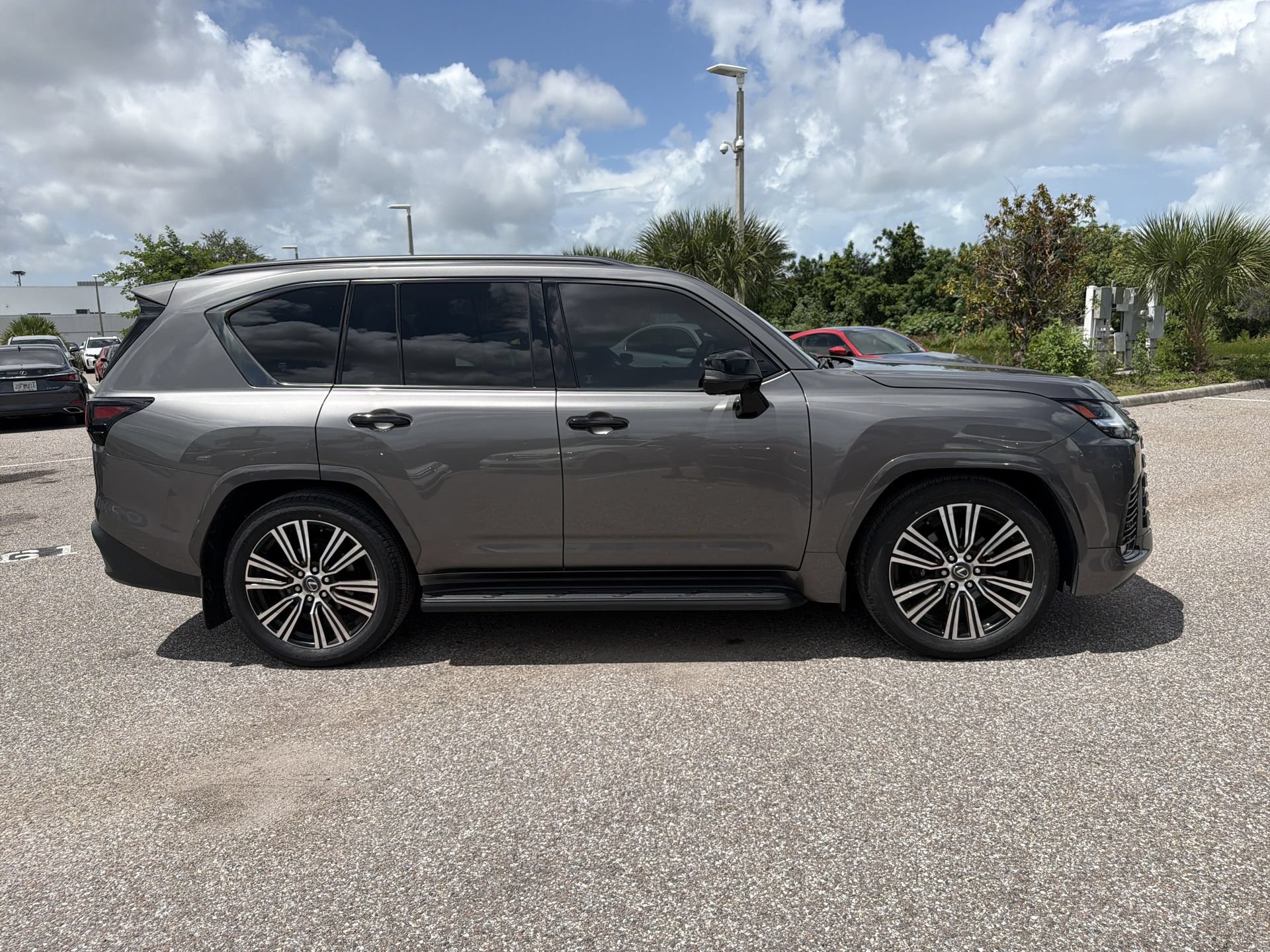 Used 2024 Lexus LX 600 4WD w/ Appearance Package image 3