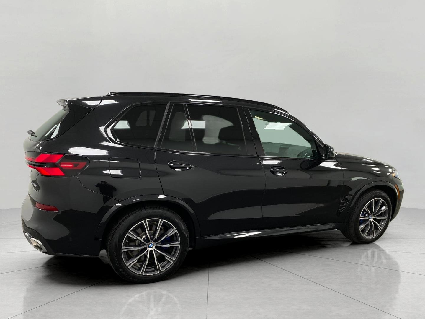Certified 2026 BMW X5 xDrive50e w/ M Sport Package AWD/4WD image 2