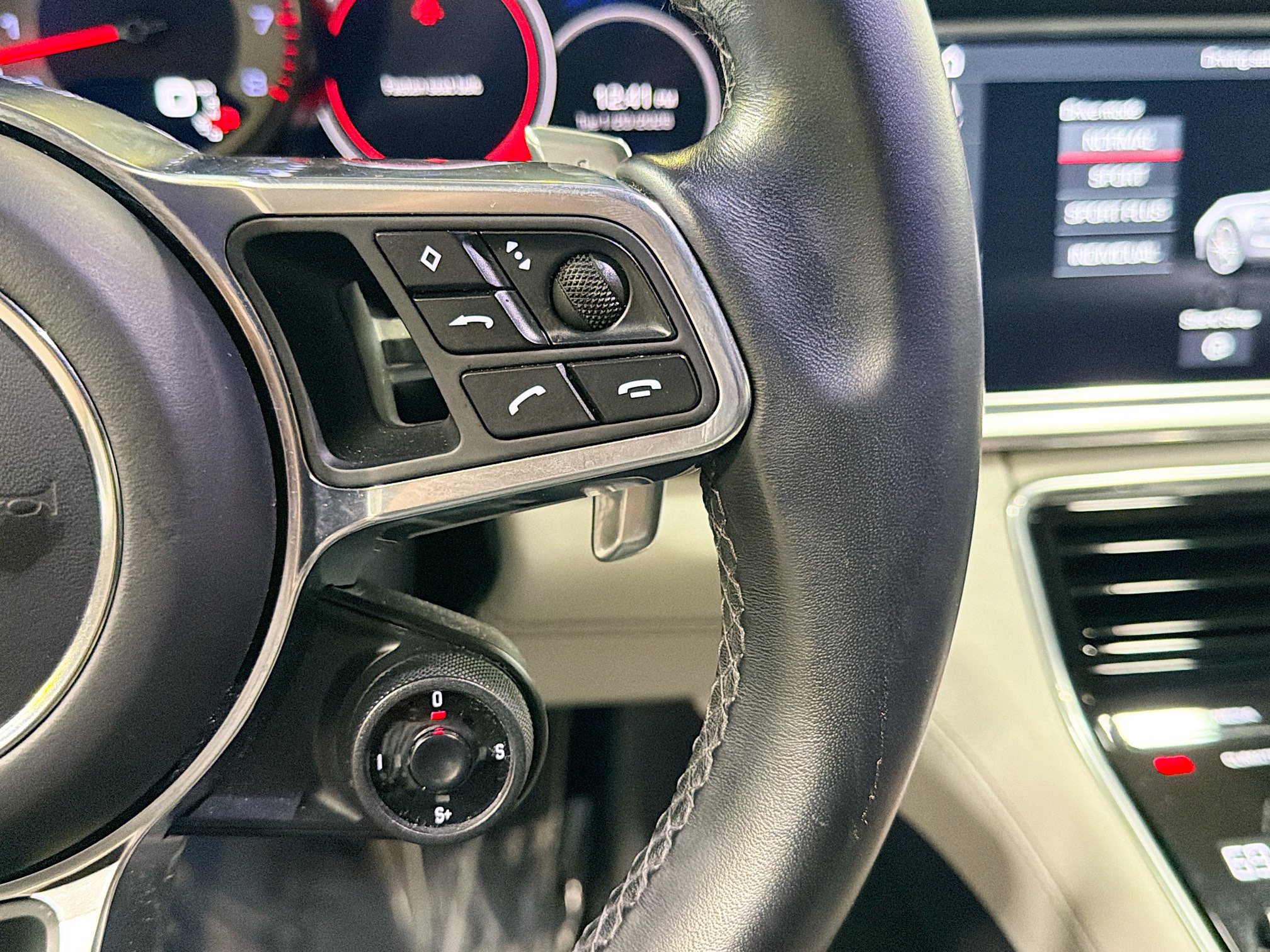 Used 2020 Porsche Panamera GTS image 37