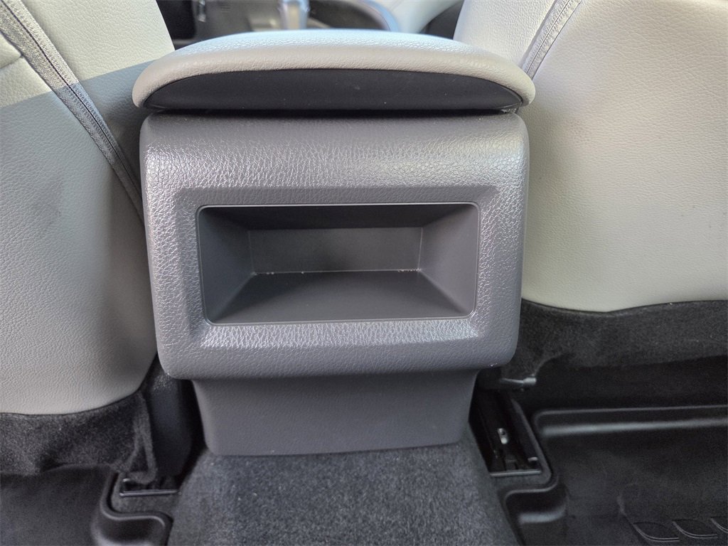 Used 2024 Toyota Camry SE image 19