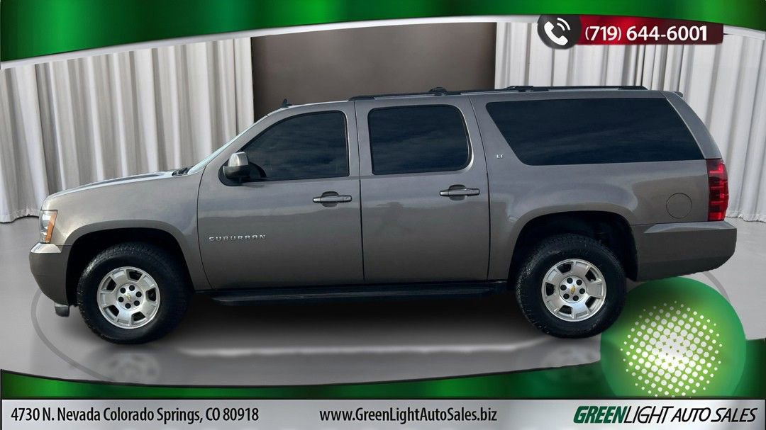 Used 2013 Chevrolet Suburban LT image 2