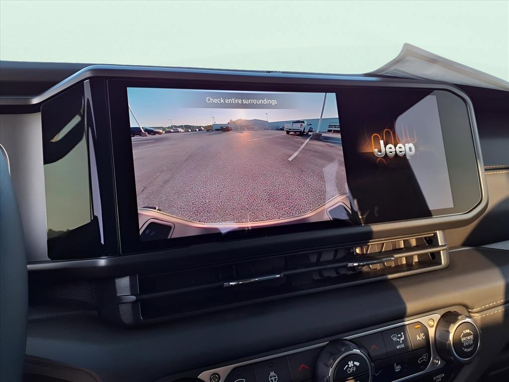 New 2025 Jeep Gladiator Sport image 19
