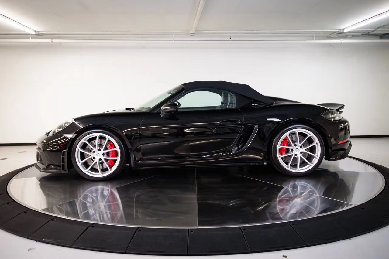 Certified 2022 Porsche 718 Boxster Spyder RWD image 2