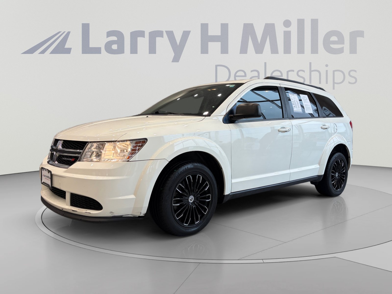 Used 2018 Dodge Journey SE w/ Connectivity Group FWD image 1