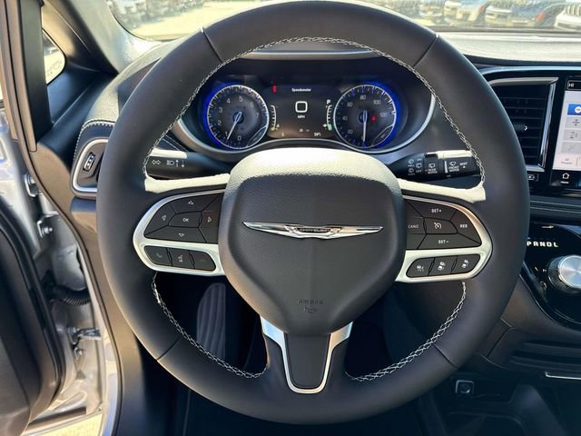 New 2026 Chrysler Pacifica Select image 14